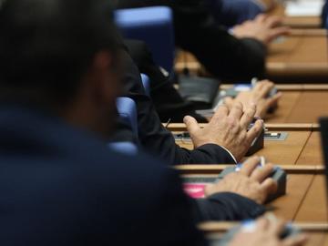 Парламентът окончателно разреши поемането на нов дълг за 3,8 млрд. евро