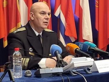 ВМС за потъналия риболовен кораб: Спасителният плот не се е отворил, не е имало мини в района