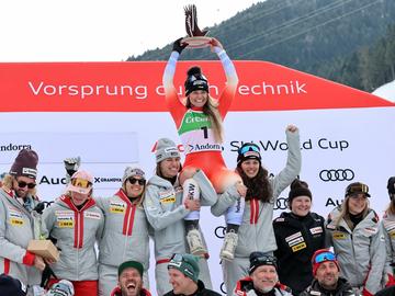 Германка спечели първия от двата супергигантски слалома в Солдеу