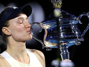 Рибакина спря тенис машината Сабаленка и е новата кралица на Australian Open