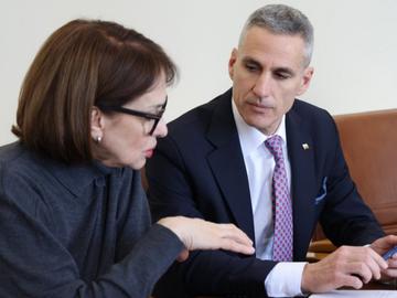 Служебният кабинет е поискал подкрепа от ЕС, за да предотврати намеса на Русия в изборите