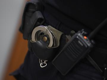 Пиян нападна и нарани полицай в жк "Люлин" в София, вандалства и по патрулката