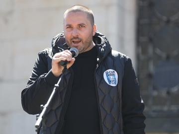 Бащата на Сияна със заявка за влизане в политиката