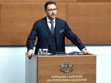 ГЕРБ обвини Радев, че застава до Русия със защитата на патриарх Кирил