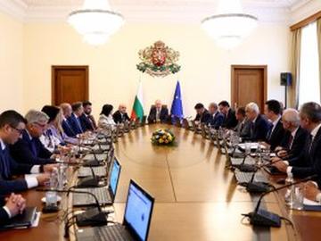 Желязков засилва контрола по пътищата, нареди тол камерите да снимат шофьори в аварийните ленти