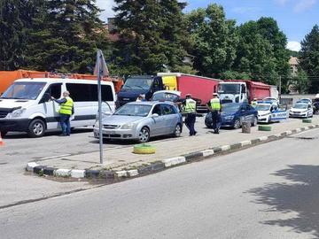 Полицейска акция срещу нарушенията на тежкотоварните автомобили в Шуменско