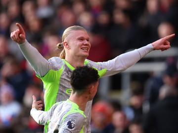 Холанд продължава да вкарва, а Сити - да преследва Арсенал