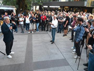 "Тук не е Москва": Протестиращи окупираха БНТ заради свалянето на Георги Ангелов от ефир