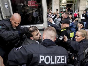Берлин мобилизира 5500 полицаи за първомайските демонстрации