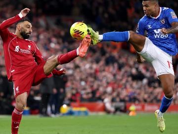 Автогол спаси Ливърпул от нова издънка на "Анфийлд"