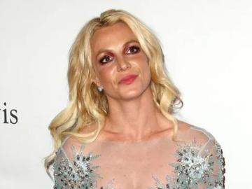 Бритни Спиърс започва лечение в рехабилитационен център