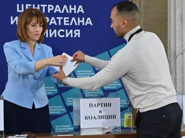 Вижте номерата на бюлетините, с които партиите ще участват в изборите на 19 април