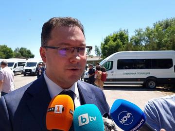 Митов: Ако протестиращите продължават провокациите, ще има по-сериозни действия