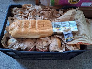 Митничари спипаха над 61 000 цигари, скрити в издълбани самуни хляб