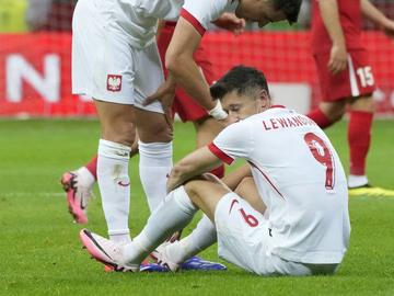 Левандовски намекна, че е изиграл последния си мач с националния отбор