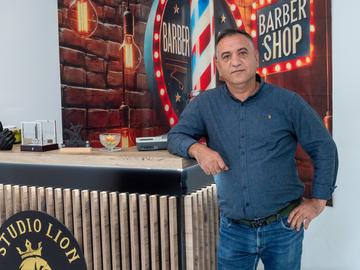 Новото Studio Lion внася модерните мъжки прически от Европа в Шумен