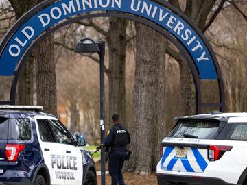 Стрелец от "Ислямска държава" уби един и рани двама в университет в САЩ с викове "Аллаху Акбар"