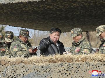 Пхенян отново изстреля балистична ракета, гневен Сеул налага санкции на Русия