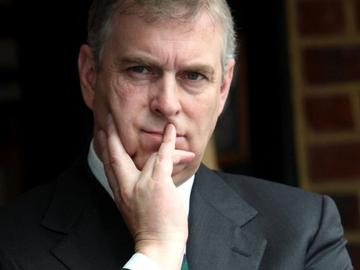 След половин ден в ареста Андрю Маунтбатън-Уиндзор бе освободен