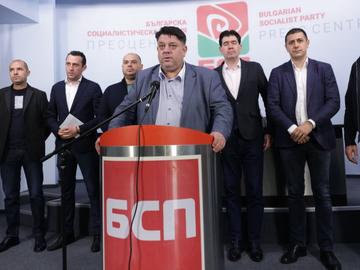Националният съвет на БСП прие смяната на Киселова като председател на парламента