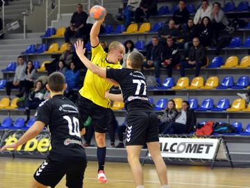 Хандбалният „Шумен 61” атакува първото място преди плейофите