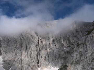 Турист падна в пропаст край Вихрен и загина
