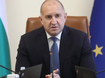 Радев вика Митрофанова, удареният кораб е украински, петима от екипажа са леко ранени