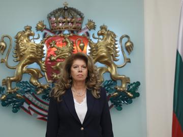 Йотова обявява до дни кандидата си за вицепрезидент