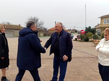 Кметът на Шумен откри нова детска площадка в село Ветрище