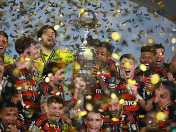 Фламенго е новият футболен крал на Южна Америка след здрав финал в Лима