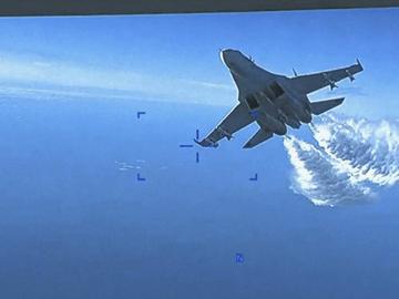 Русия съобщи, че е изпратила изтребител, за да ескортира френски военни самолети над Черно море