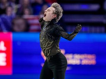 След олимпийското фиаско, кралят на четворните скокове взе поредна световна титла