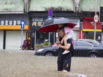 Наводнения, "виждани веднъж на век", ще ударят Китай