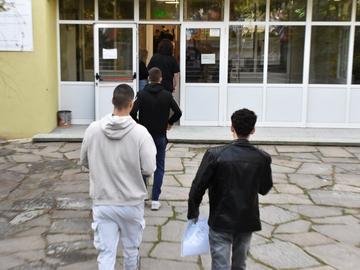 Матура №2 за над 48 000 зрелостници. В МОН изтеглиха изпитния вариант