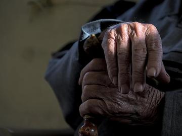 Дълголетието е "просто късмет", казва 111-годишен британец, новият най-възрастен мъж в света