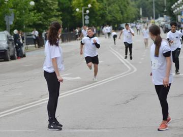 Над 150 ученици от Шумен се включиха в лекоатлетическата щафета „Европа“