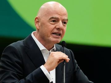Инфантино се извини за тайните преговори зад гърба на ФИФА, но пак не показа документи