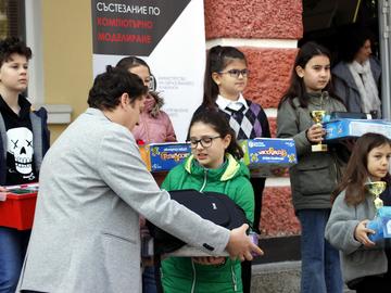 Над 100 деца участваха в националното състезание по компютърно моделиране в Шумен