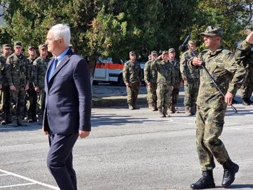 Военният министър: До средата на 2025 г. трябва да има пълна готовност за "Страйкър"-ите