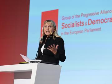 Йончева: Приемам номинацията на ДПС за евродепутат като признание за работата ми