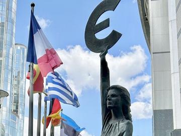 Еврогрупата одобри присъединяването на България към механизма