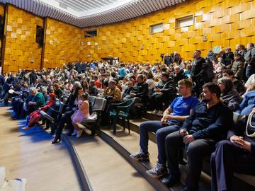 Снимка:  „Космосът и човекът“