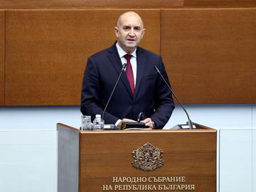 Радев в НС: Качихте публичните финанси на шейна, сега искате язовир на Места - няма да стане