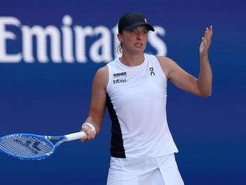 Швьонтек стартира US Open с експресна победа, прекара точно час на корта