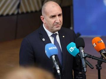 Радев: Няма да допуснем санкции на Вагит Алекперов и да се простреляме в крака с "Лукойл"
