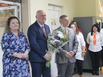 Министър Цоков: 10,5 млн. лв. се отпускат за ремонти, нови площадки и физкултурни салони в шуменските училища