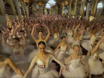В Ню Йорк 353 балерини танцуваха за световен рекорд
