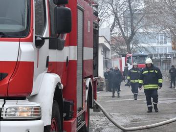 14-годишно момче загина при пожар в апартамент в Сливен, майка му е в болница