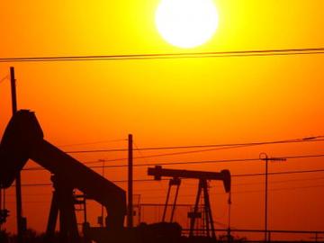 Петролът поскъпва след рекапитулацията от срещата Тръмп - Зеленски