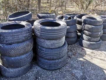 Почистиха от автомобилни гуми и от строителни отпадъци части от Шуменското плато